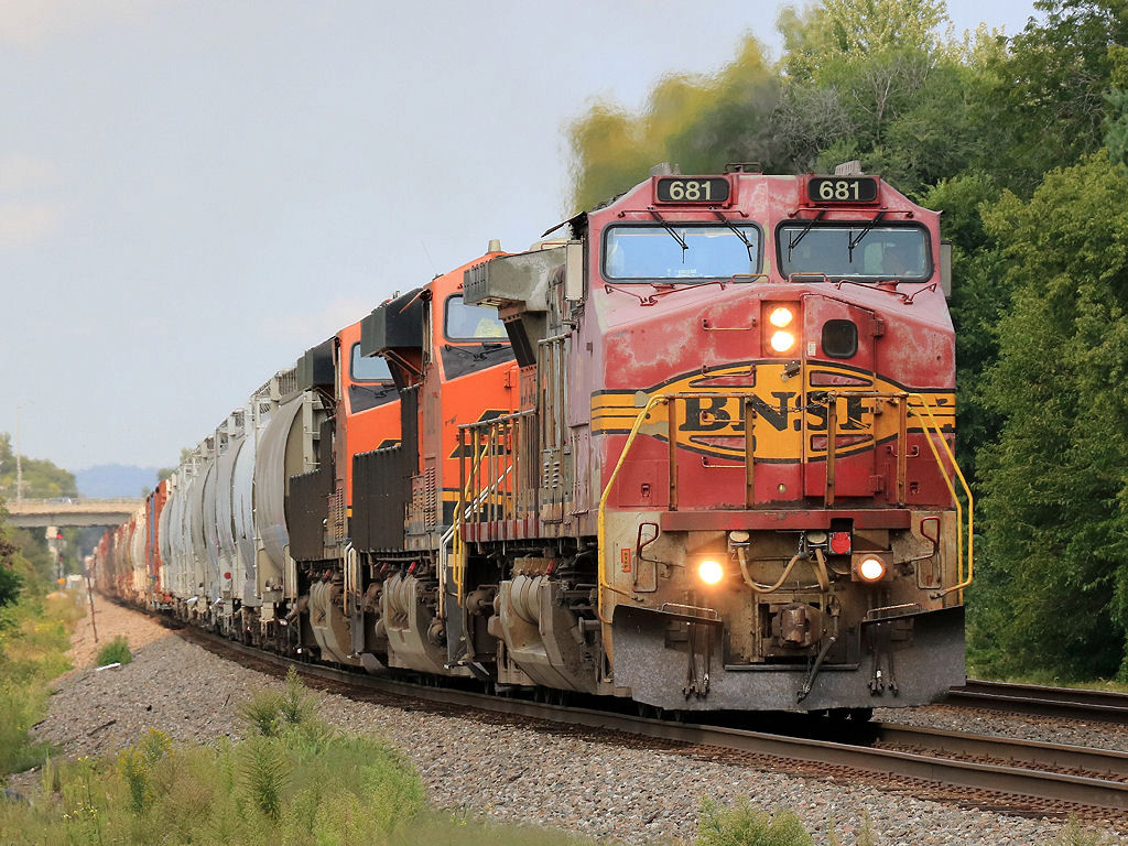 BNSF 681